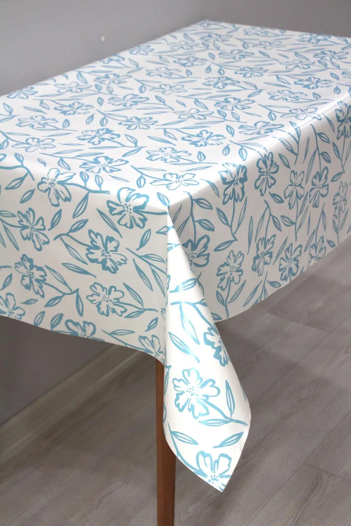 Elyaf Astarlı Silinebilir Pvc Muşamba Masa Örtüsü - Mavi