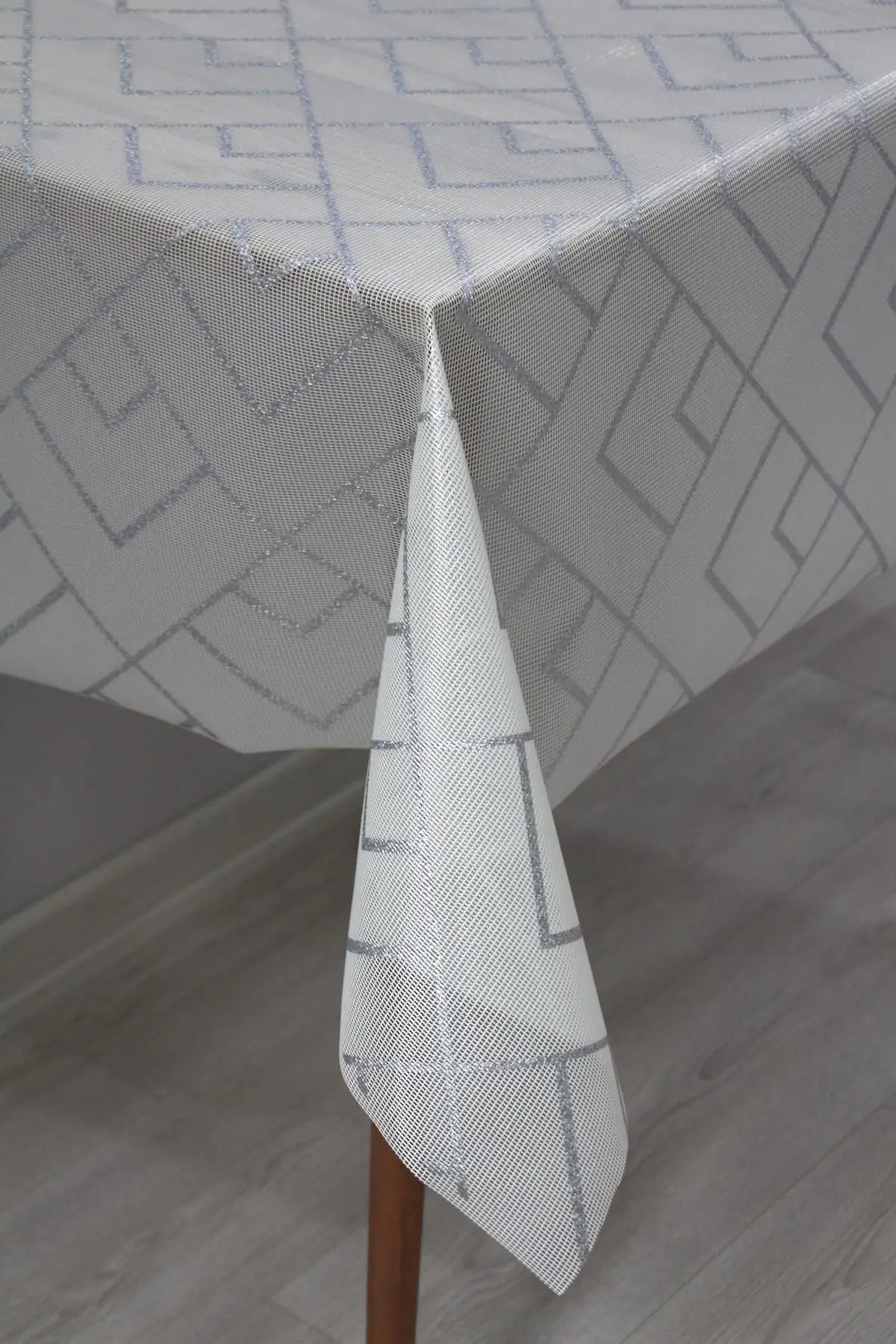 Kaydırmaz Pvc Silinebilir Muşamba Masa Örtüsü 02-GRİÇİZGİ